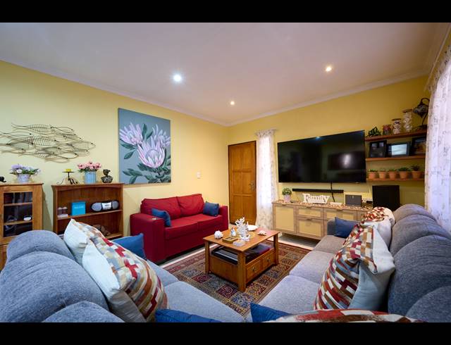 3 BEDROOM TOWNHOUSE FOR SALE IN HALFWAY GARDENS